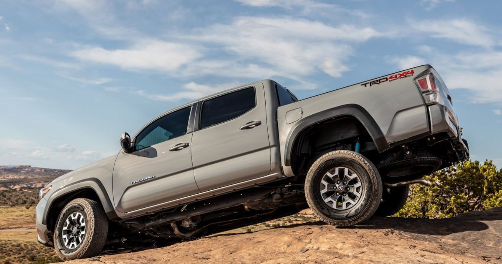 toyota-tacoma-trd-off-road-driving