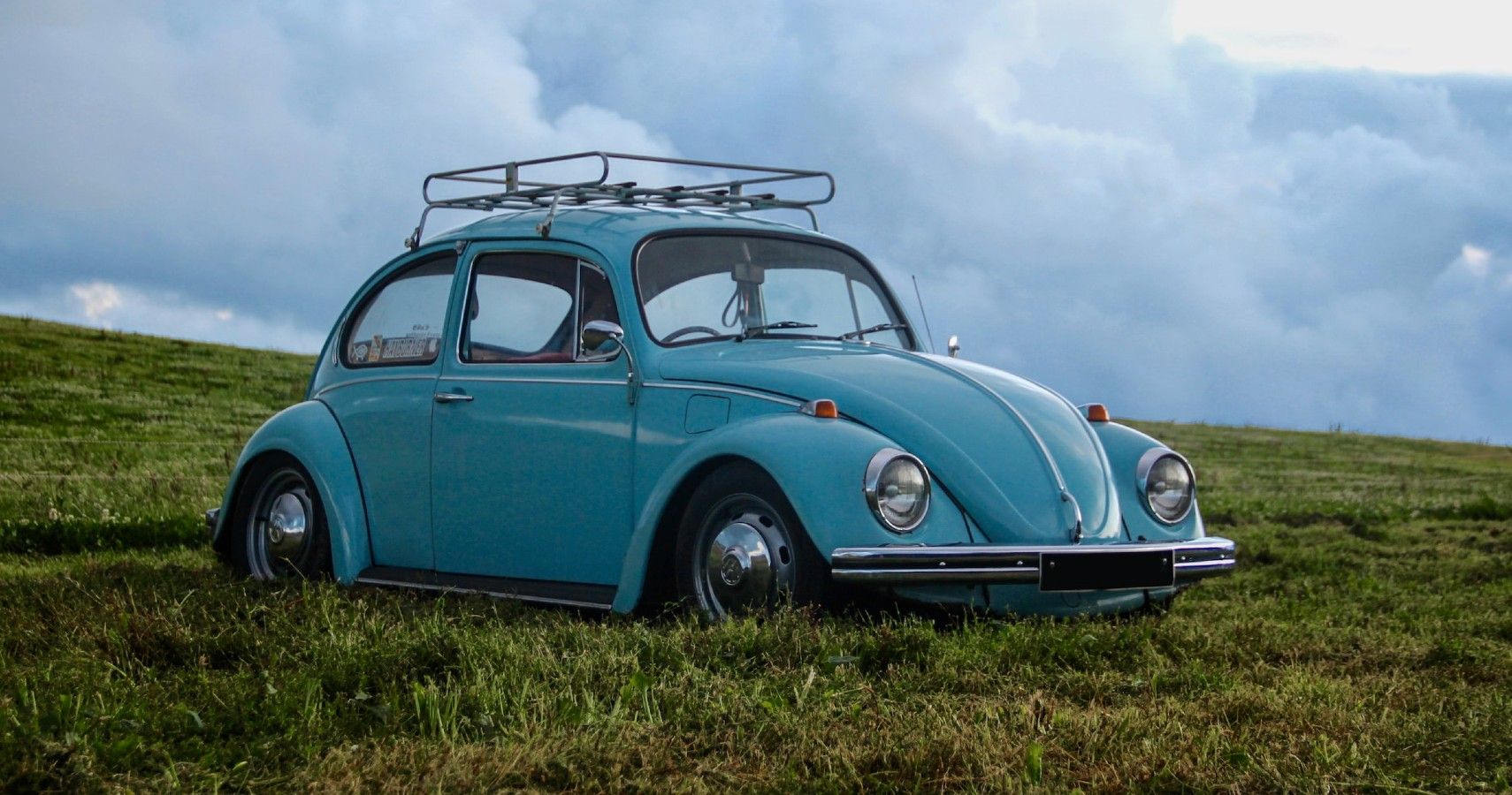 Blue Volkswagen Beetle 