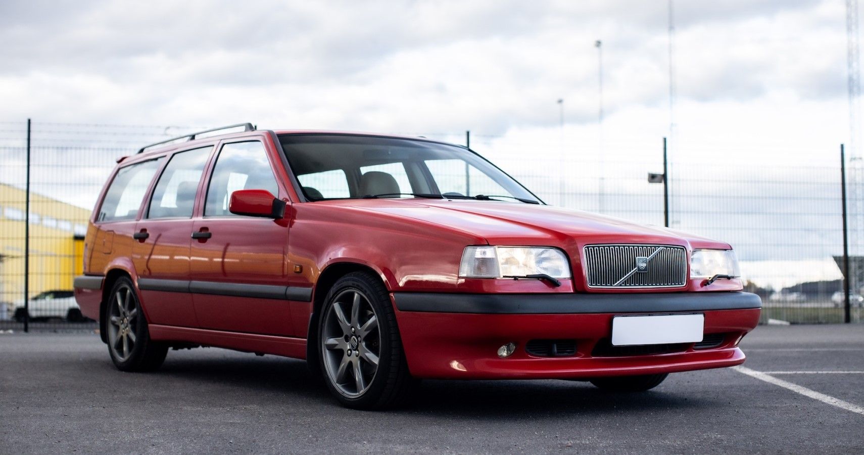 Volvo 850 R in red super wagon front third quarter view