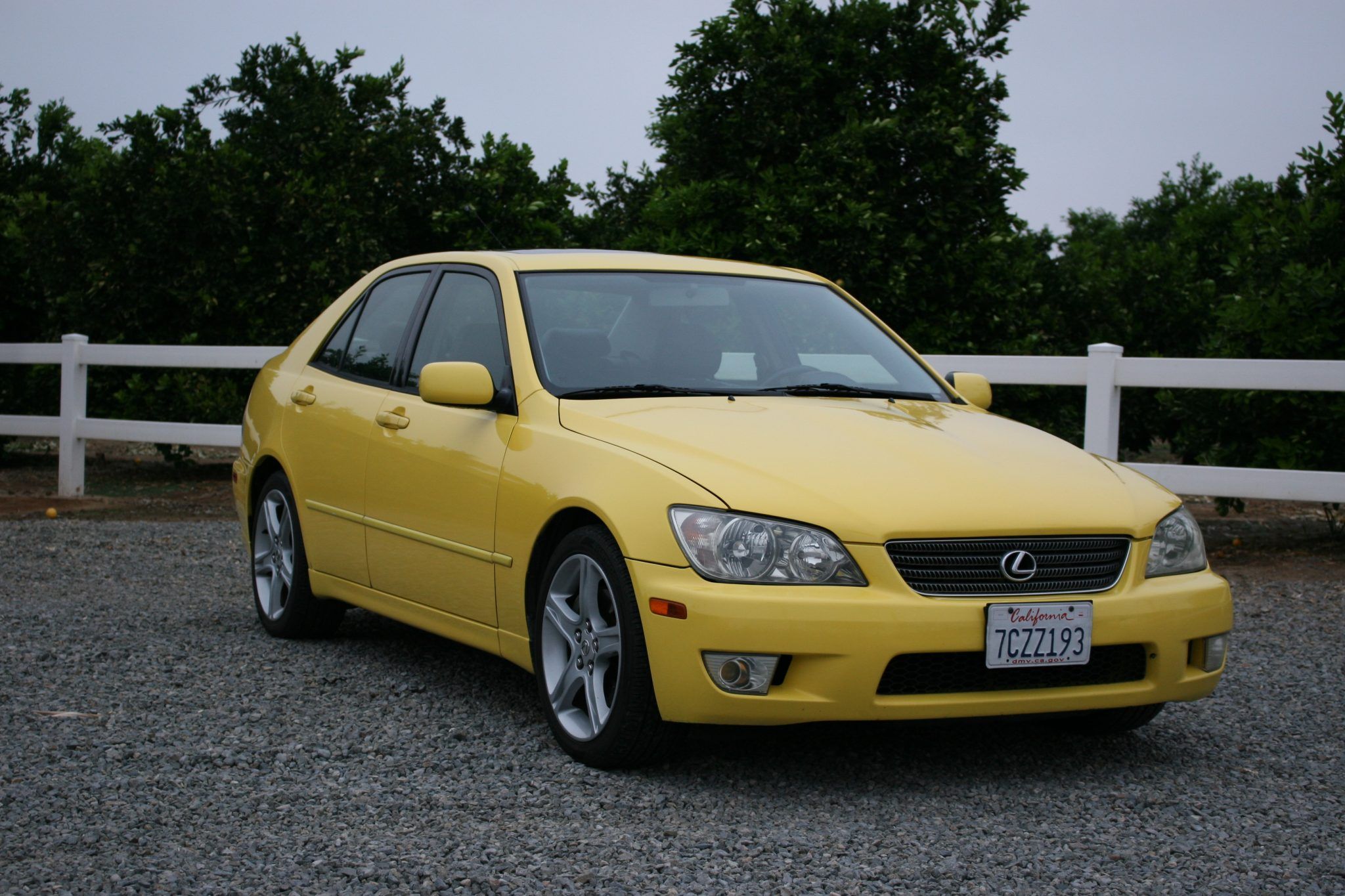 yellow 2001_lexus_IS300 side