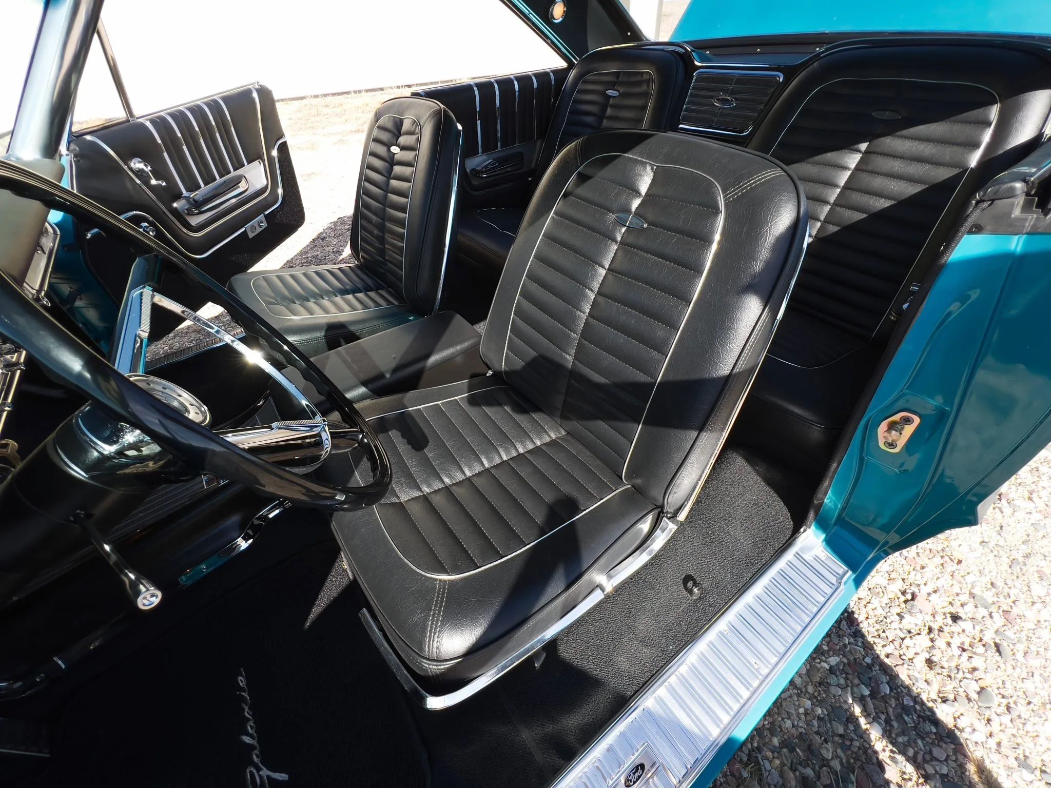 1964-ford-galaxie-500-interior-view-seats