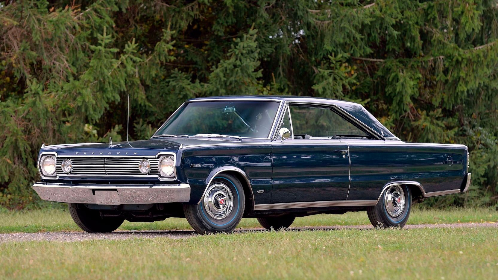 10 Classic Muscle Cars With The Most Powerful Engines