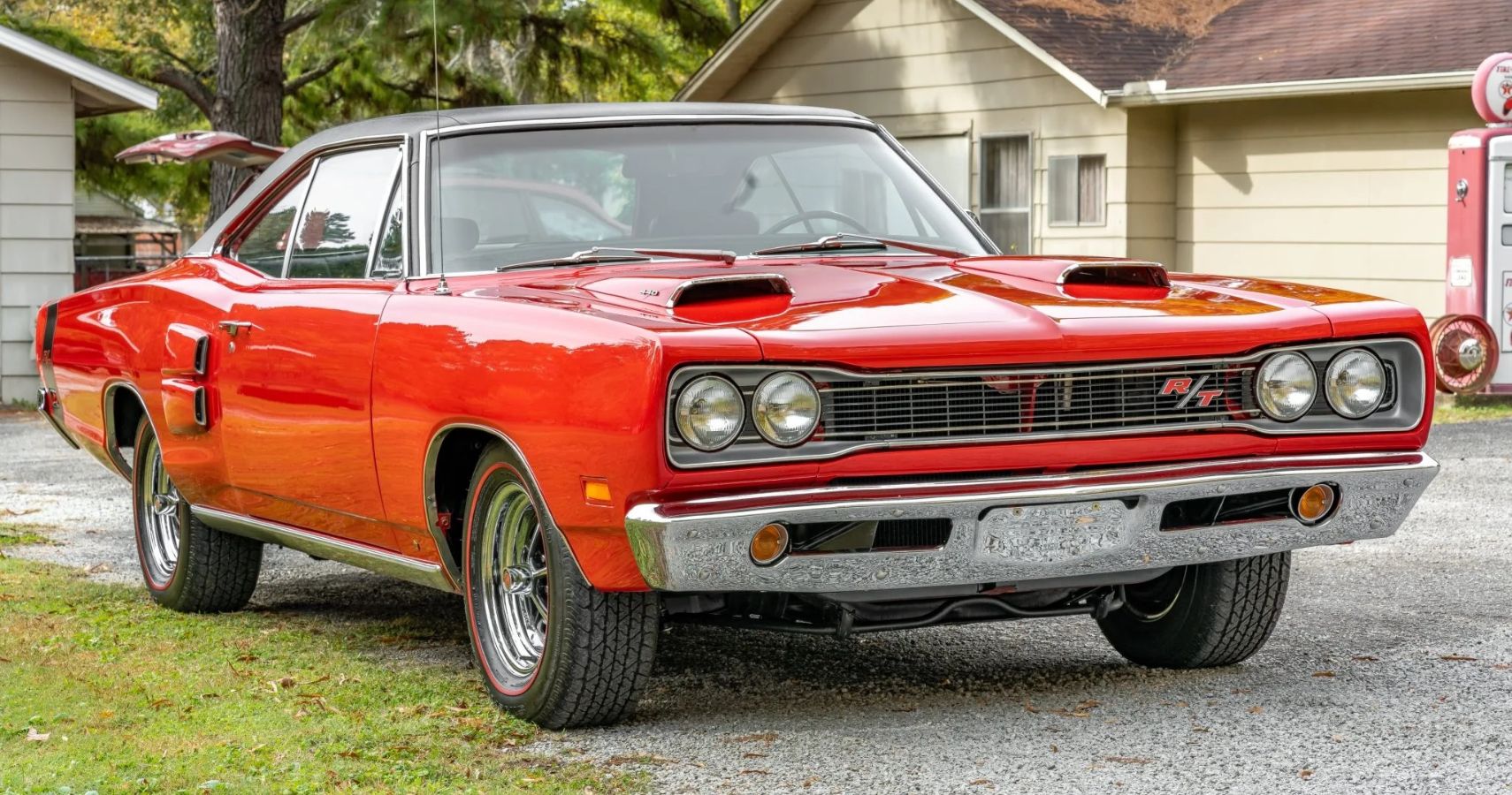 1969-dodge-coronet-rt-exterior-front-angle