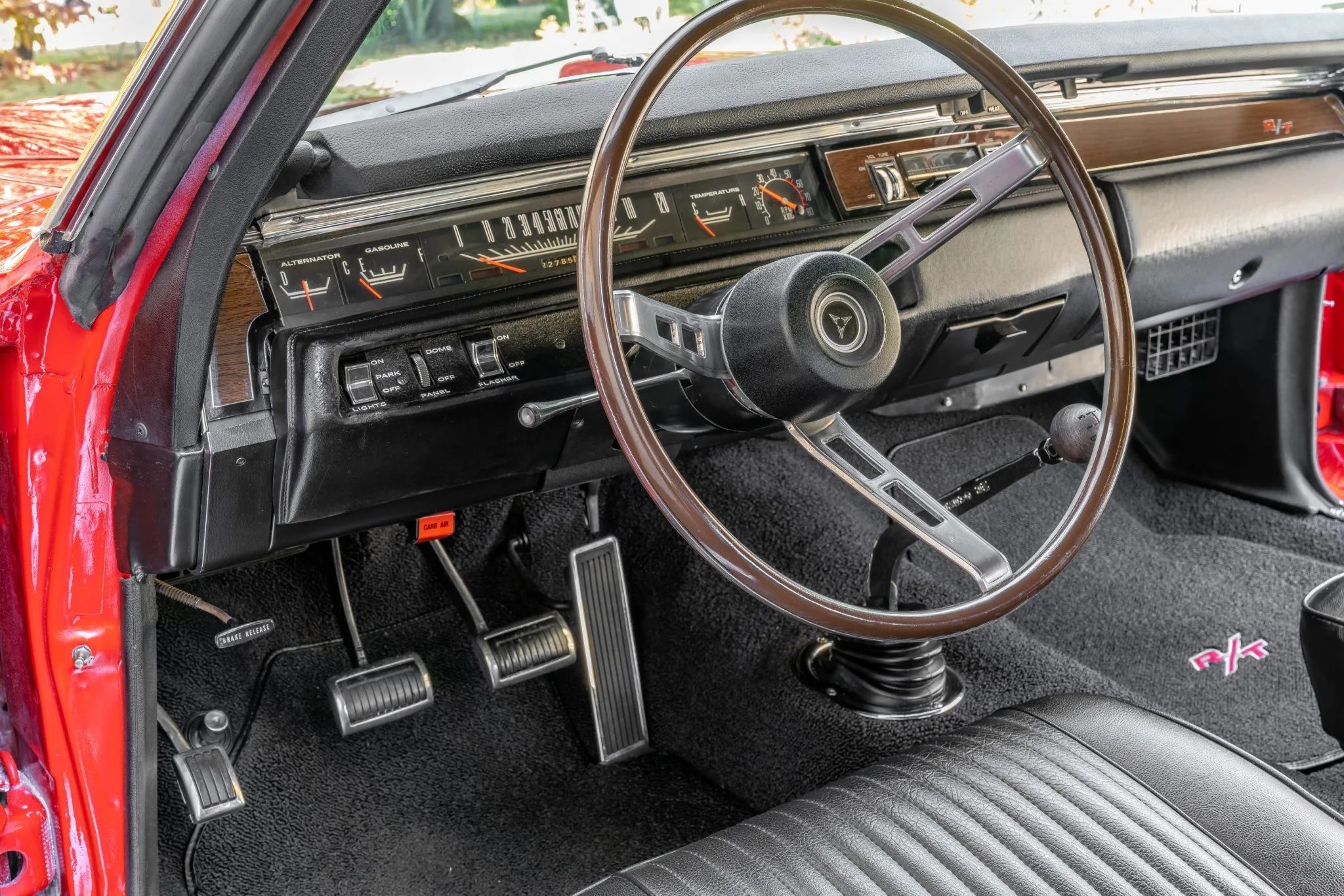 1969-dodge-coronet-rt-interior-dashboard