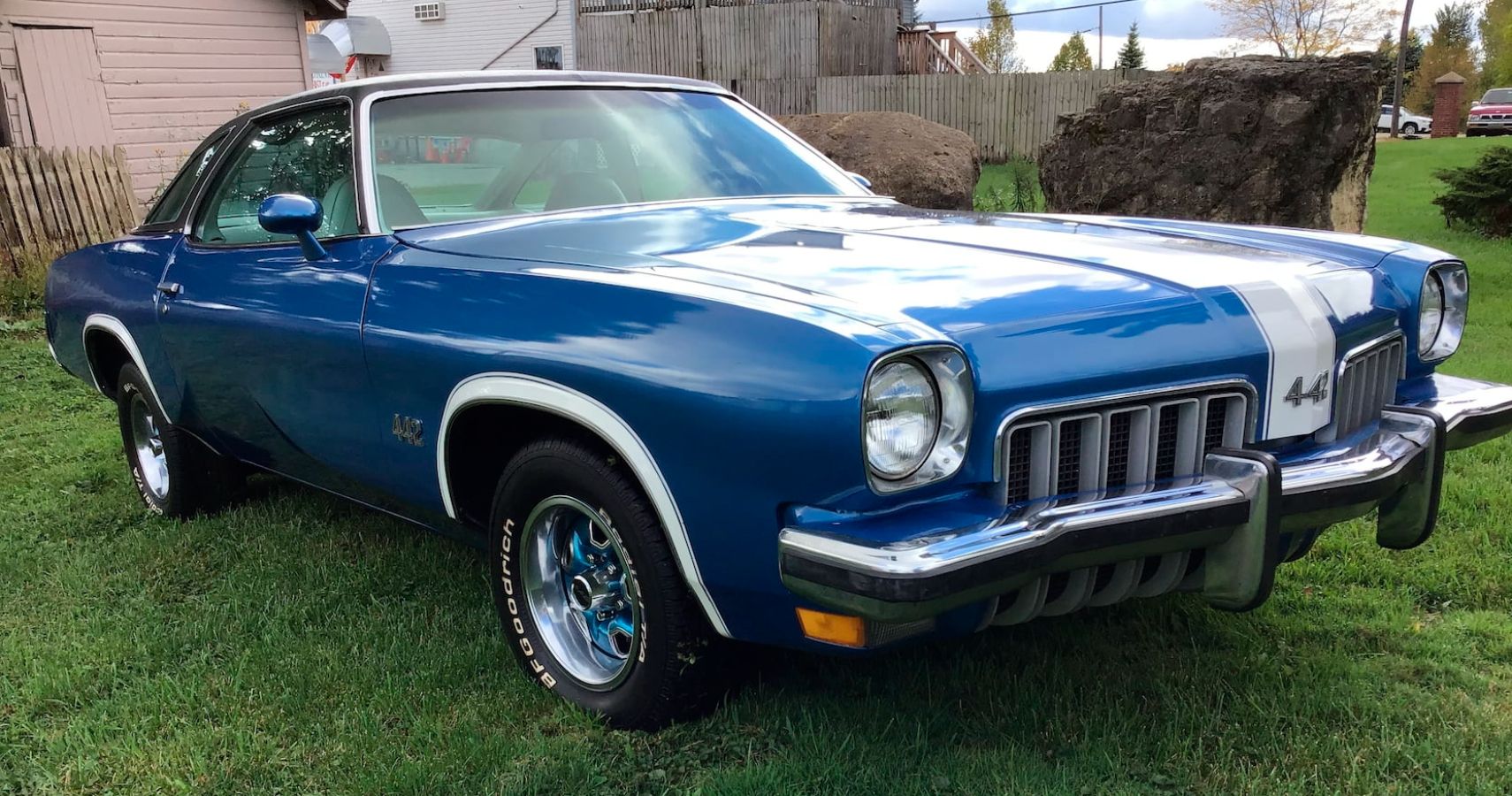 1973-oldsmobile-cutlass-442-exterior-front-angle