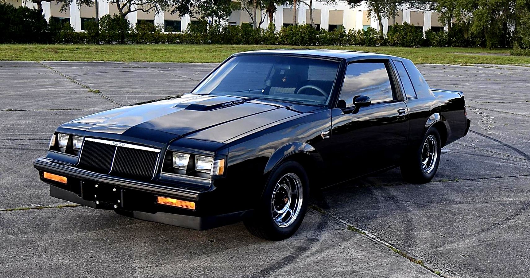 1986-buick-regal-grand-national-exterior-front-angle