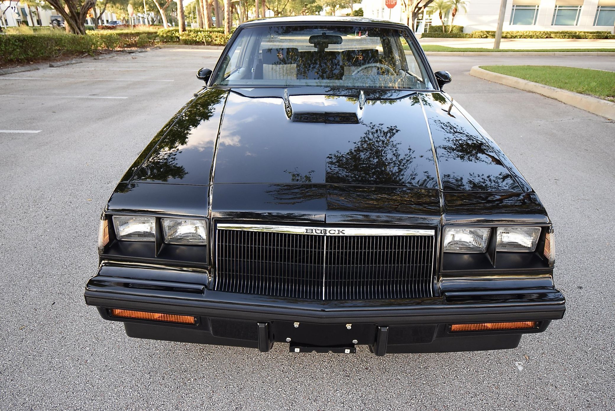 1986-buick-regal-grand-national-exterior-front