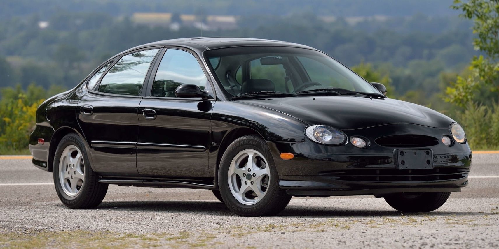 1999 Ford Taurus SHO cortado