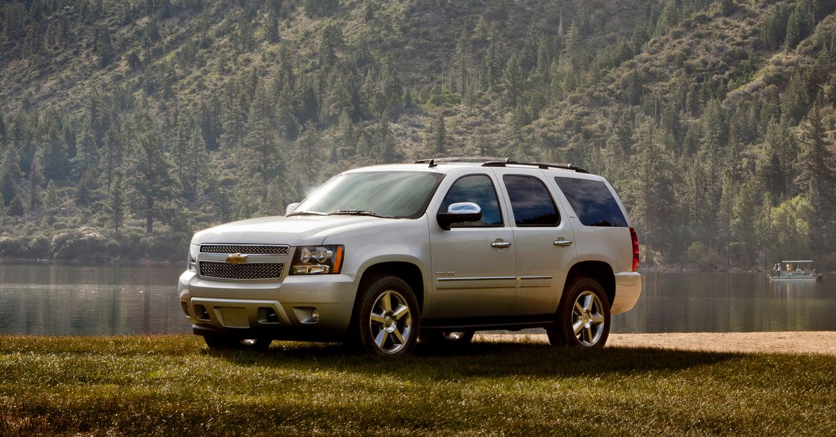 2013 Chevrolet Tahoe Silver by the river