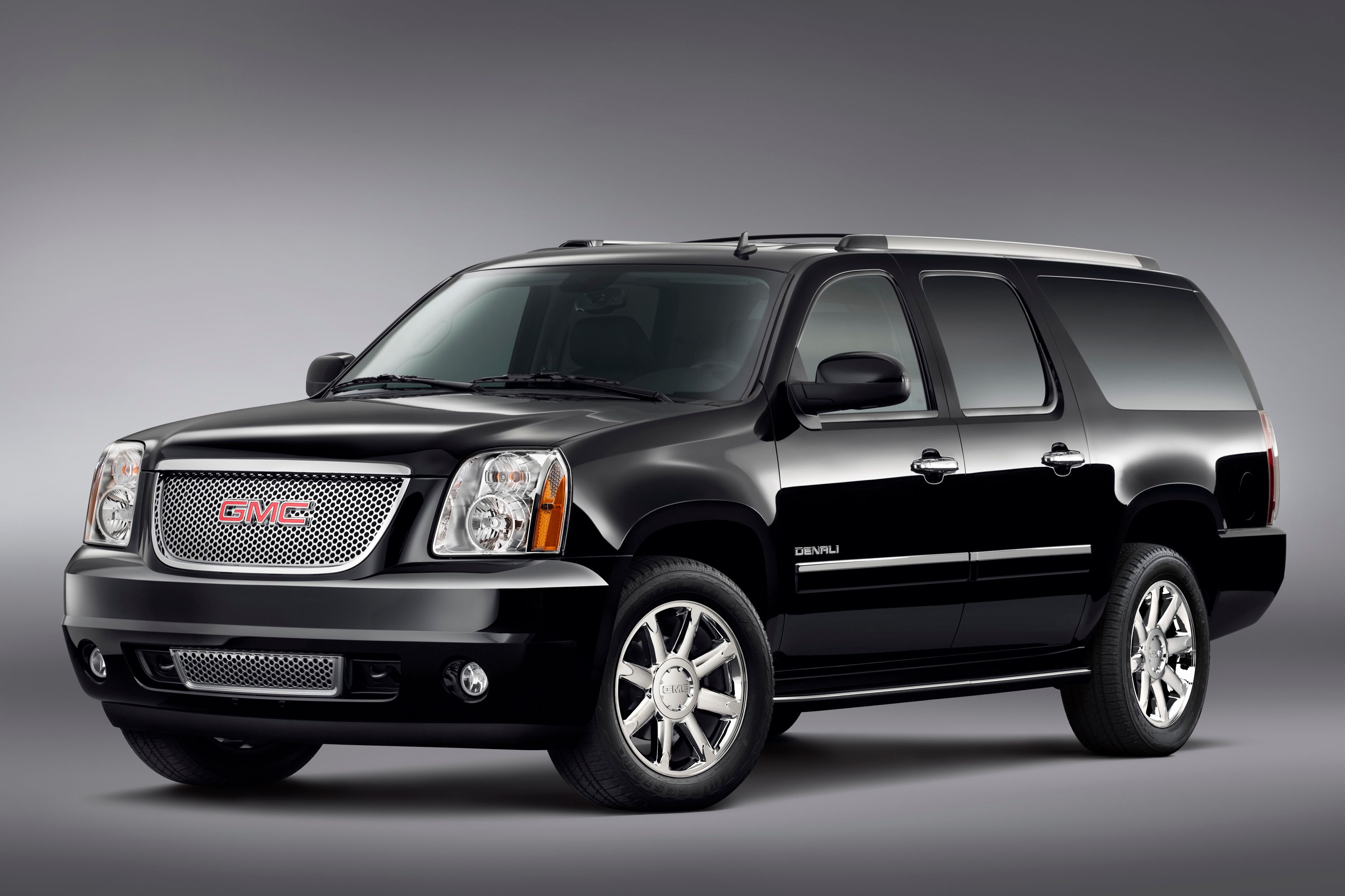 Black 2013 GMC Yukon Show