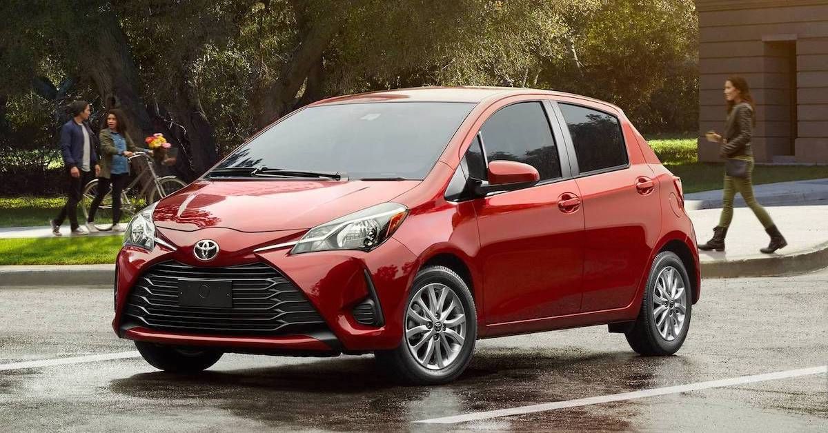 2018_toyota_yaris_4dr-hatchback_le_fq_oem_1_1600