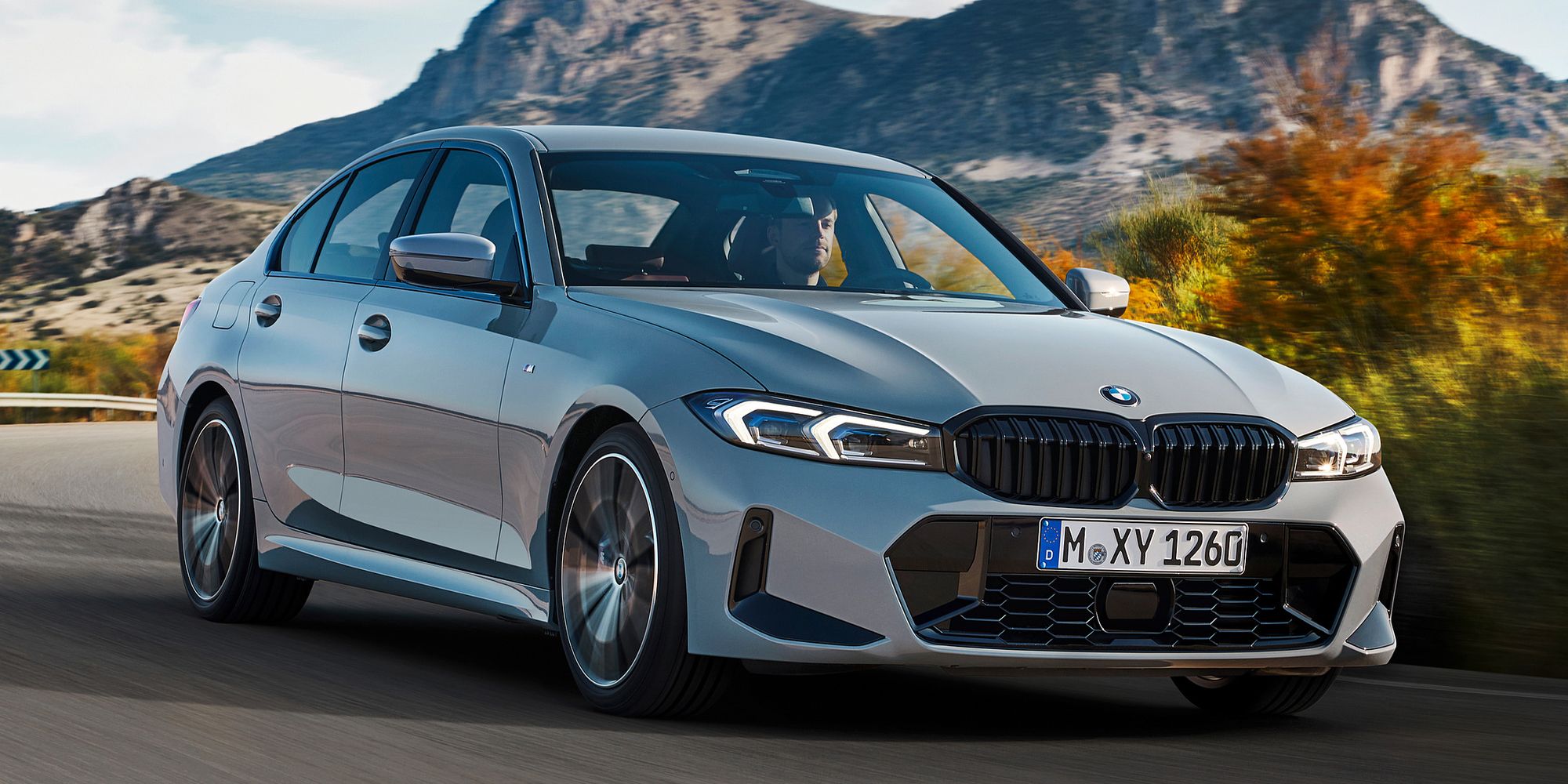 2023 BMW 3-Series Front Right Quarter