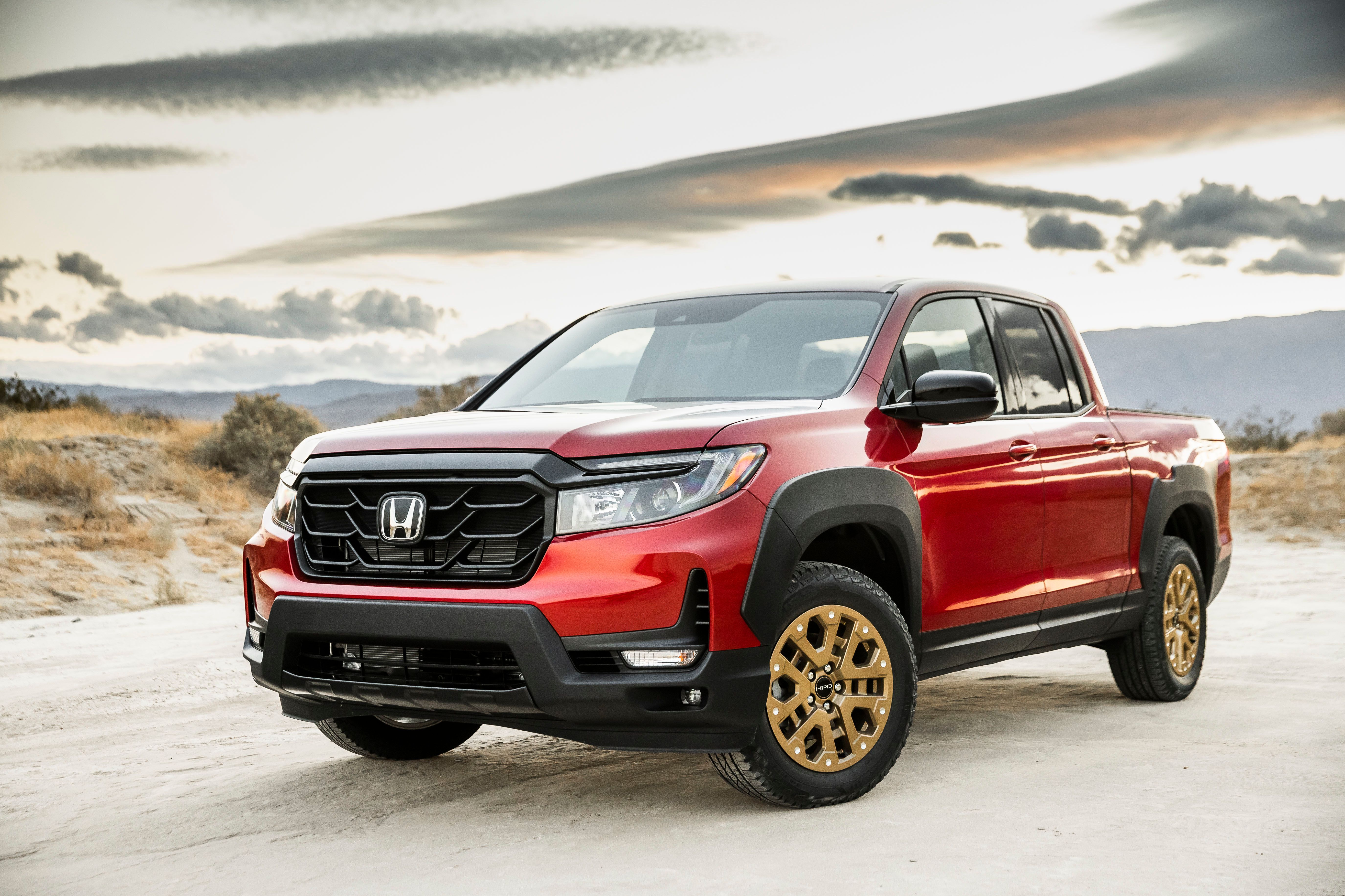 The 2023 Honda Ridgeline off-road.