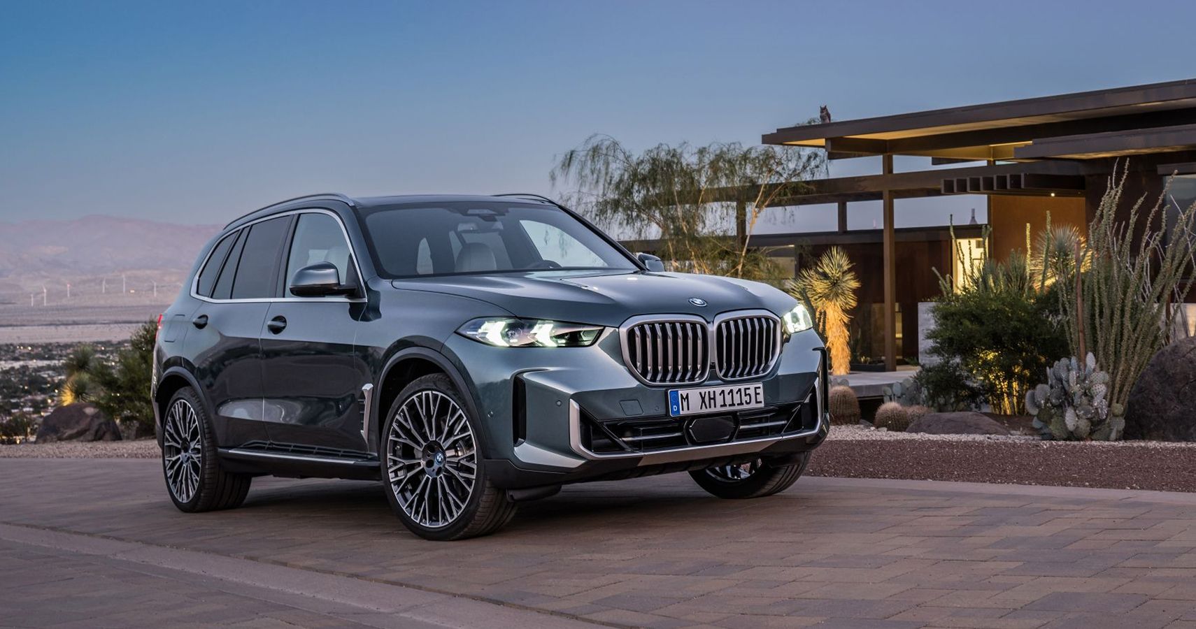 BMW X5 facelift driving REVIEW 2024 