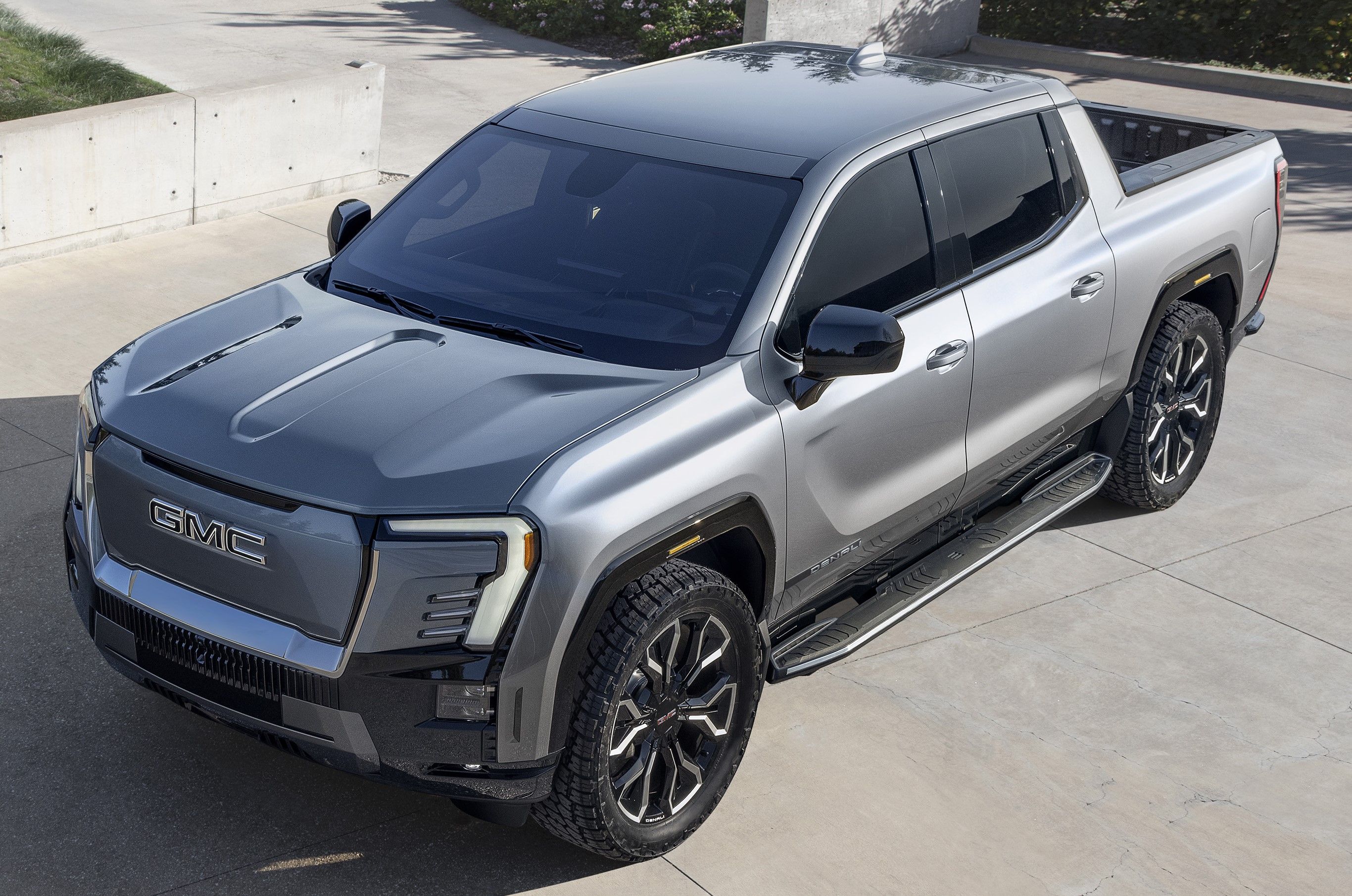 10 Fast Facts About The 2024 GMC Sierra EV Pickup Truck