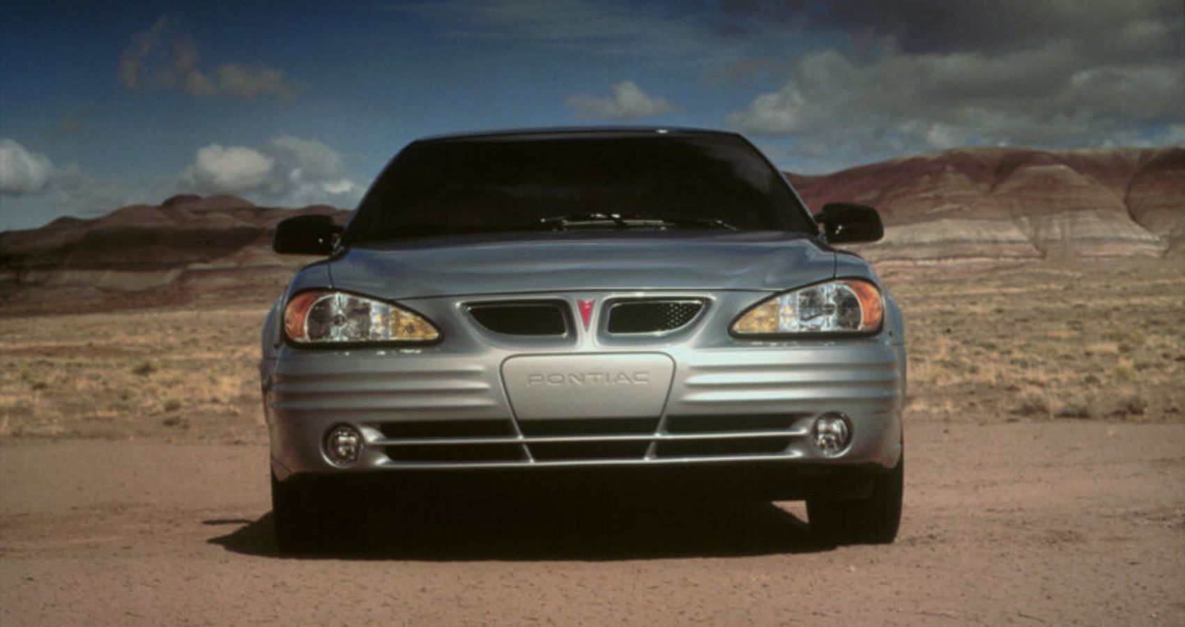 The front of a 2001 Pontiac Grand Am 