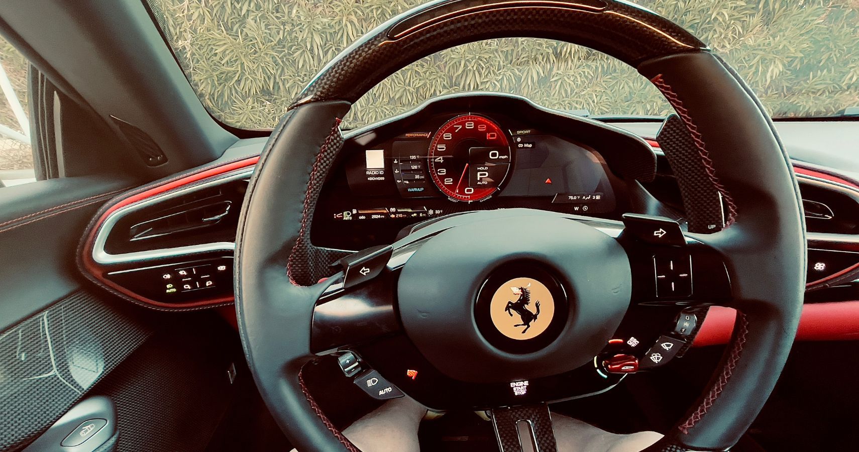 Рулевое колесо 296 и цифровая приборная панель