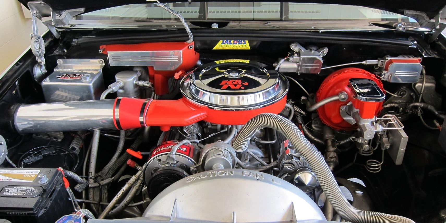 Chevrolet 350 cu in V8 Engine Bay