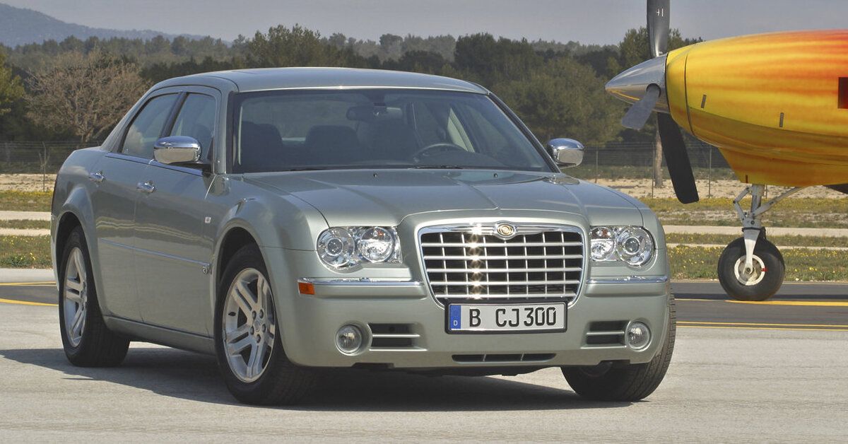 Chrysler-300C-2005-1-2