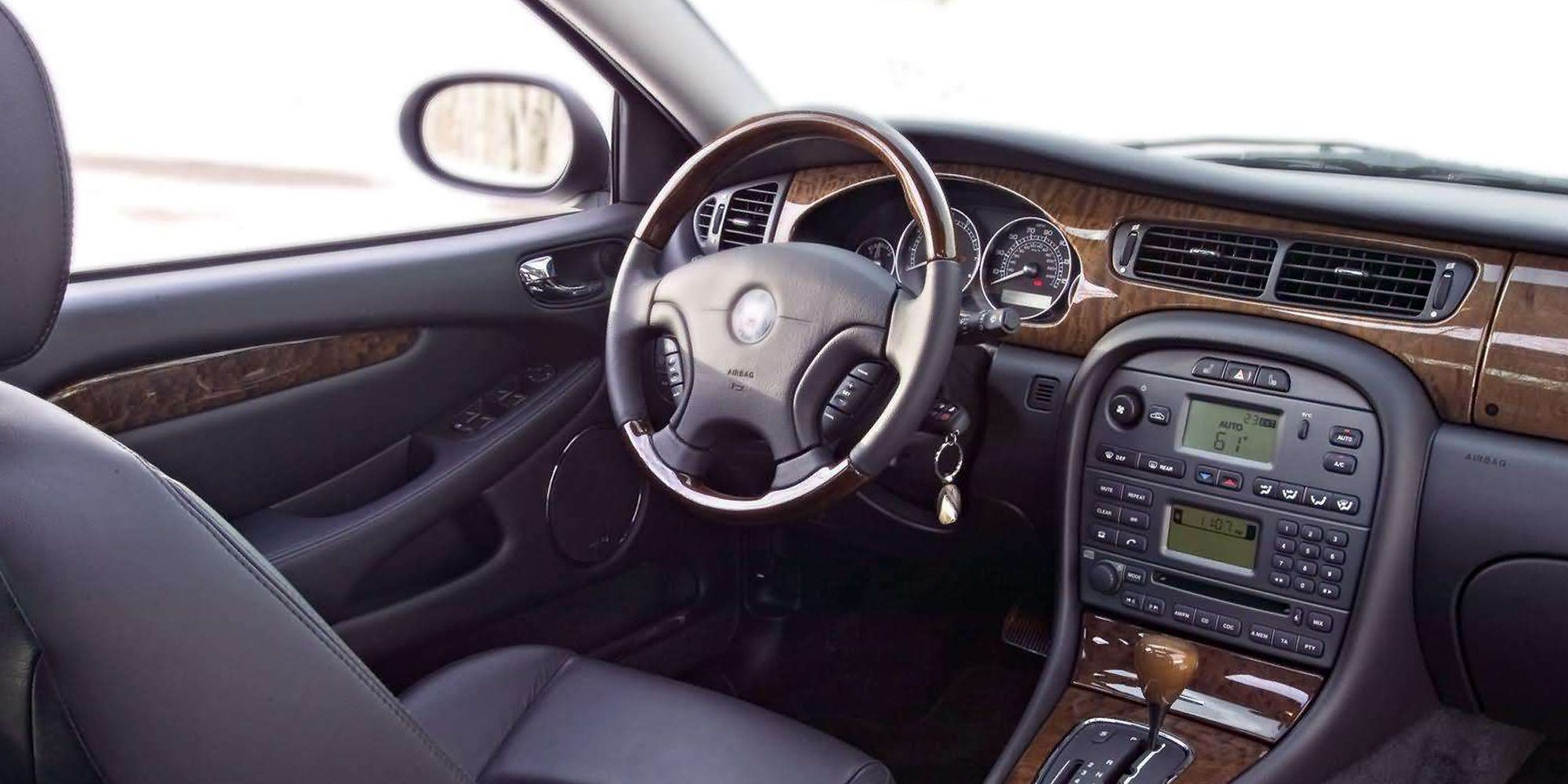 Stepping into Luxury: A Deep Dive into the Jaguar X-Type's Interior