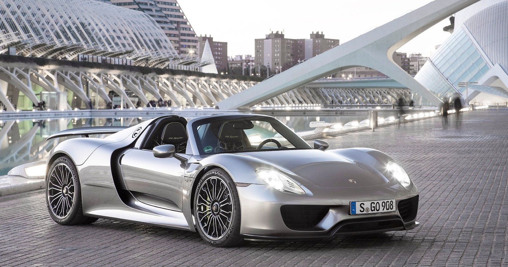 Porsche-918_Spyder Feature