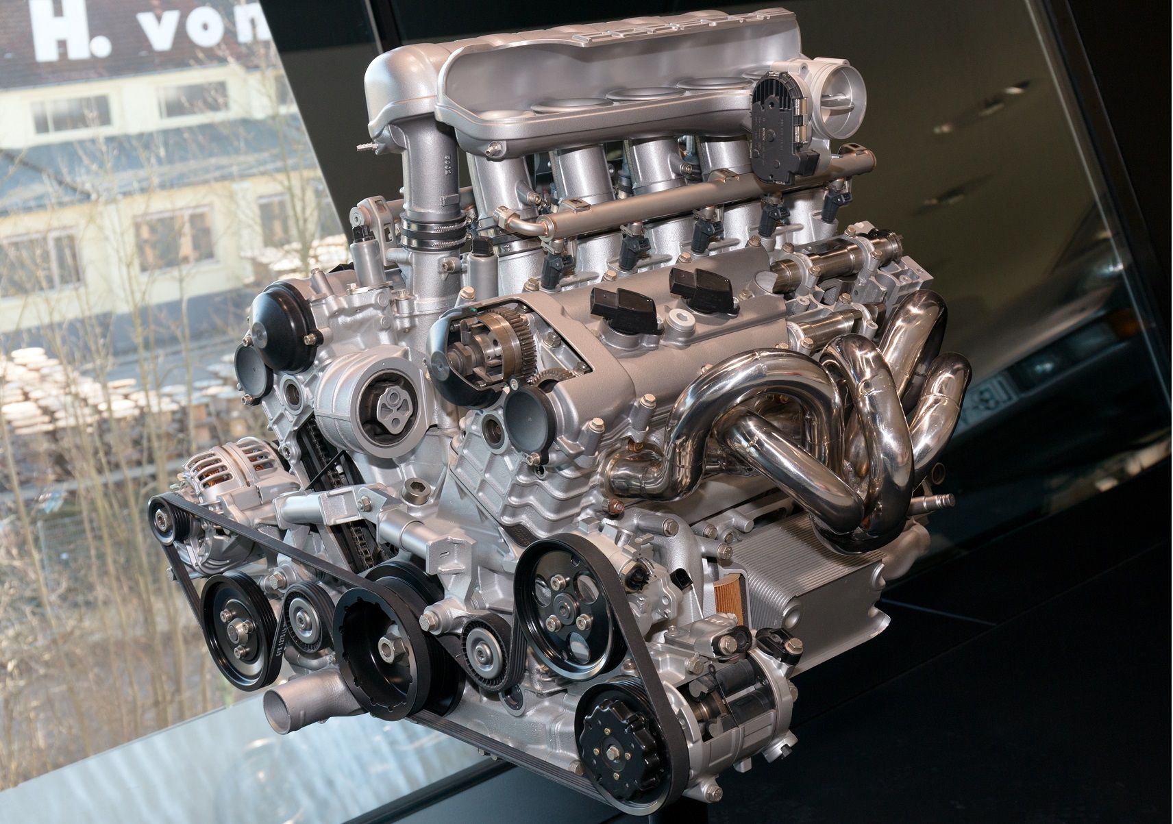 5 Best American V8 Engines (5 German Engines That Are Better)