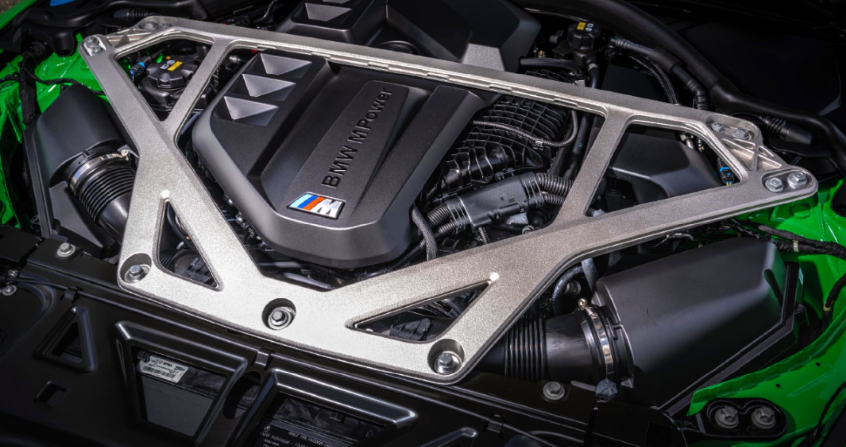 Рядный шестицилиндровый двигатель BMW S58 объемом 3,0 литра с двойным турбонаддувом