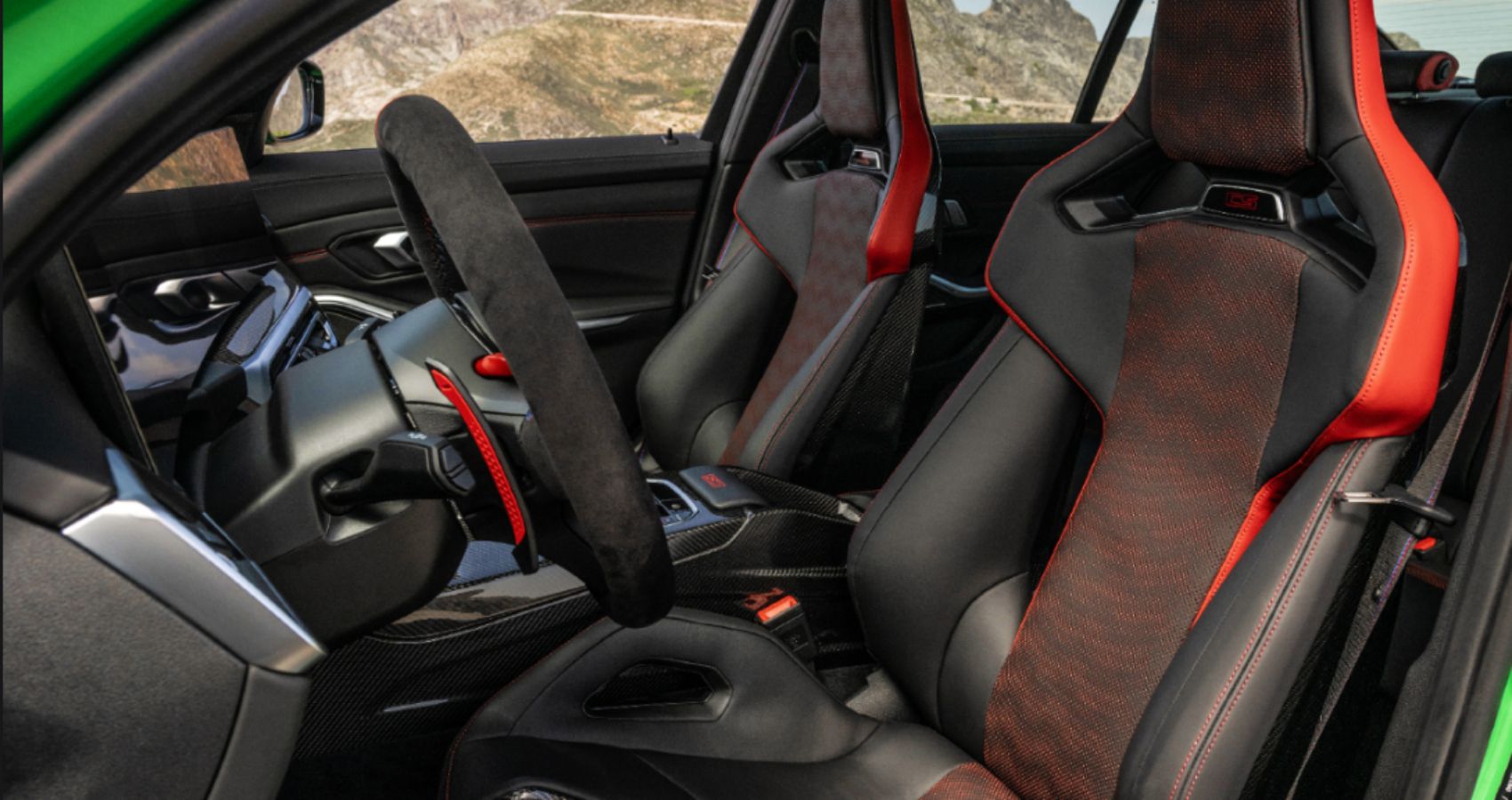 Карбоновые сиденья BMW M3 CS M 2024 года