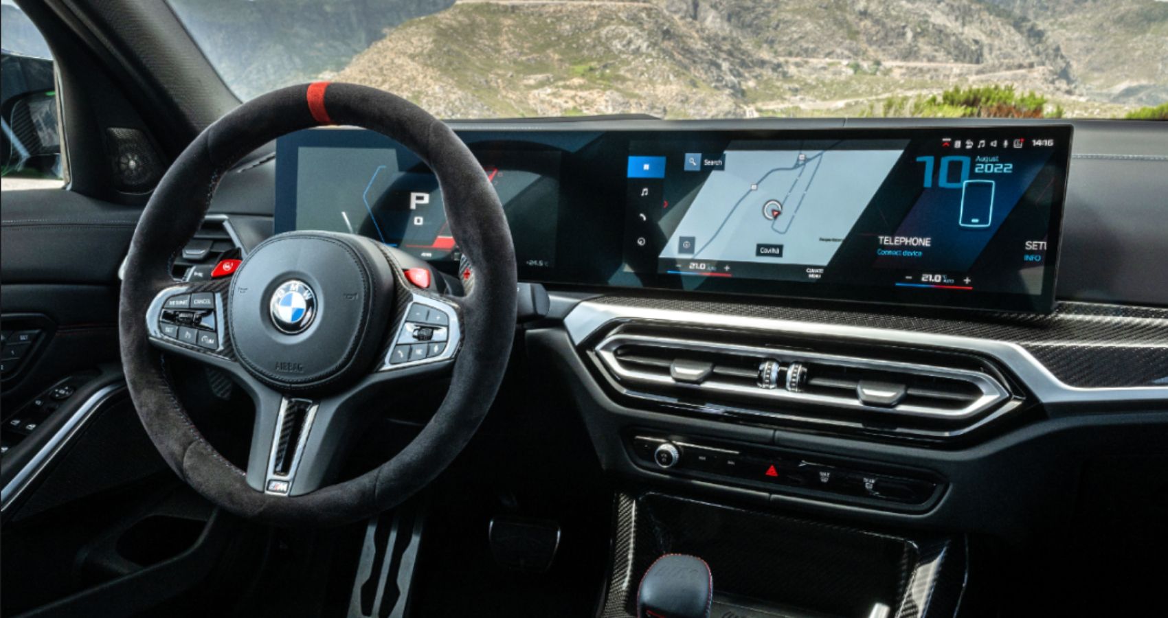 Информационно-развлекательная система BMW M3 CS 2024 года