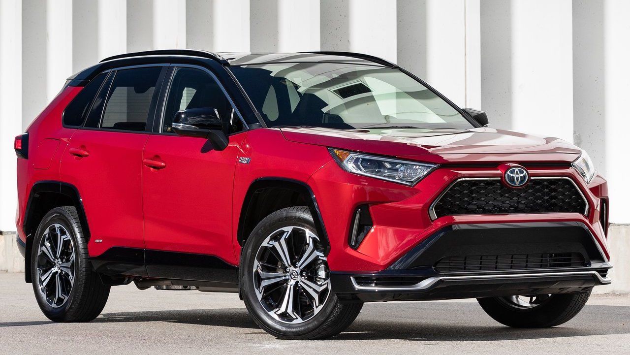 This Plug-In Hybrid SUV Offers The Best Gas Mileage In 2023