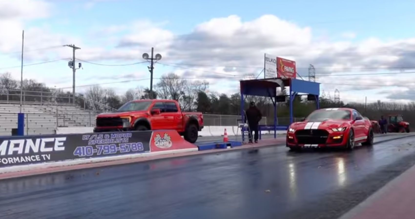 Ford Mustang Shelby Gt500 Vs F 150 Raptor R Drag Race Settles Family Ford Mustang Shelby Gt500 Vs F 150 Raptor R Drag Race Settles Family
