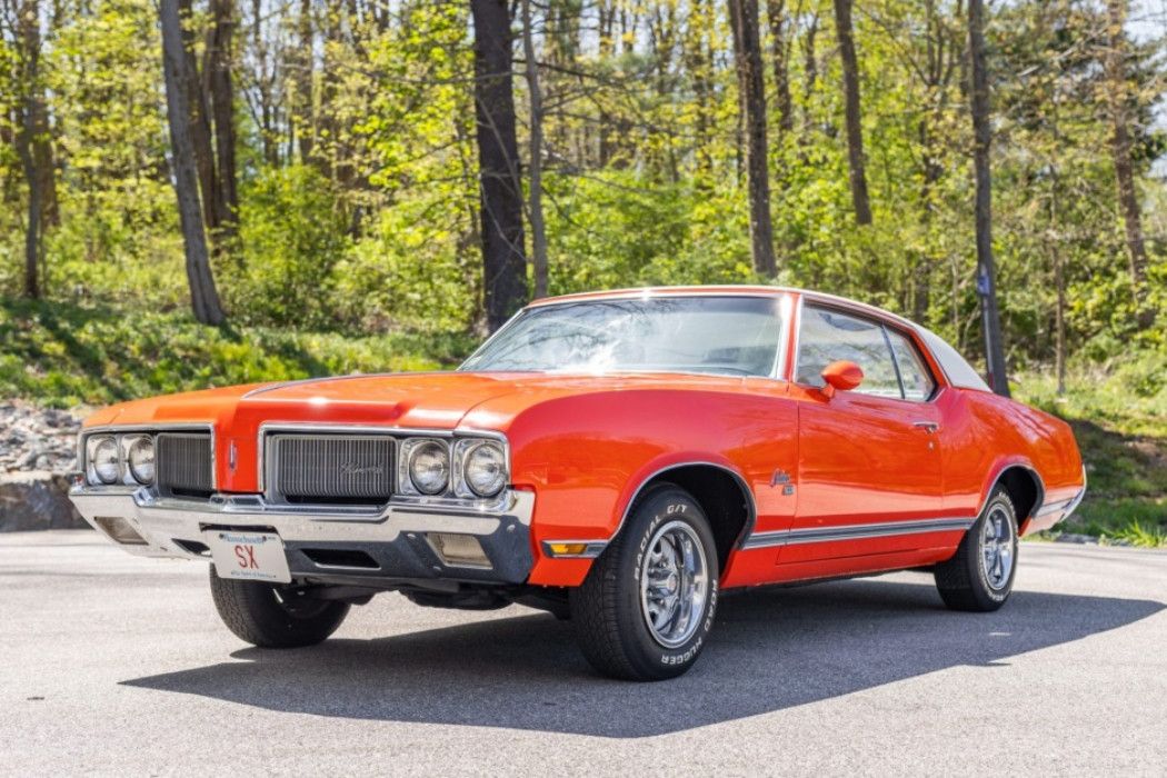 10 Best Classic Muscle Cars With V8 Engines