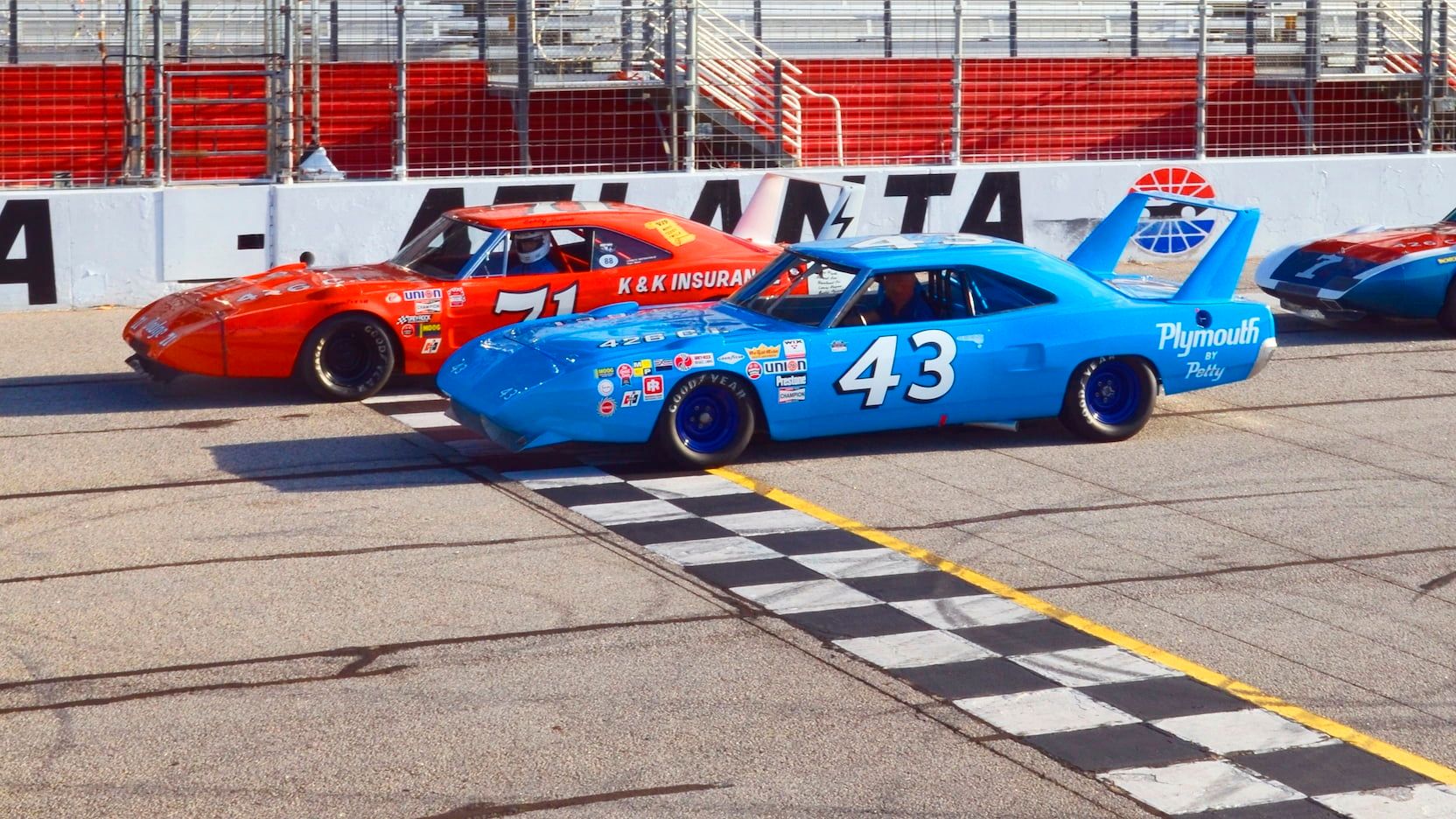 Vista lateral do Superbird Richard Petty Plymouth 1970