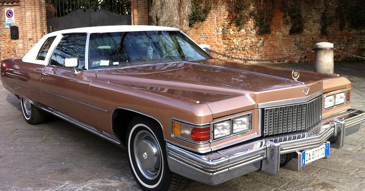 1975_Cadillac_Coupe_Deville