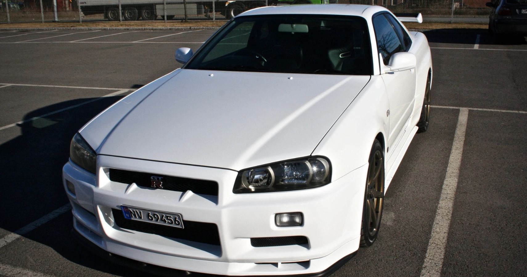 1999-nissan-skyline-gt-r-exterior-front-angle