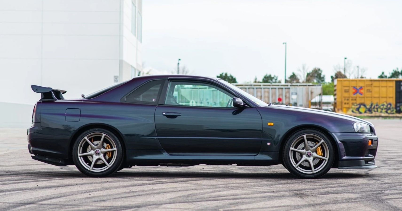 1999-nissan-skyline-gt-r-exterior-side-view