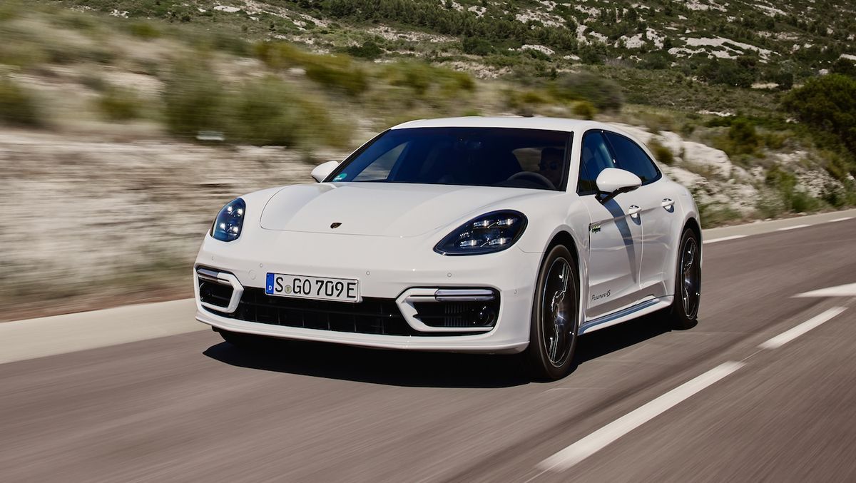 2023 Porsche Panamera Sport Turismo Turbo S E-Hybrid (White) - Front