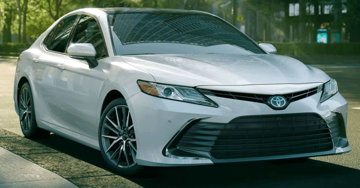 2023-Toyota-Camry--(White)---Front