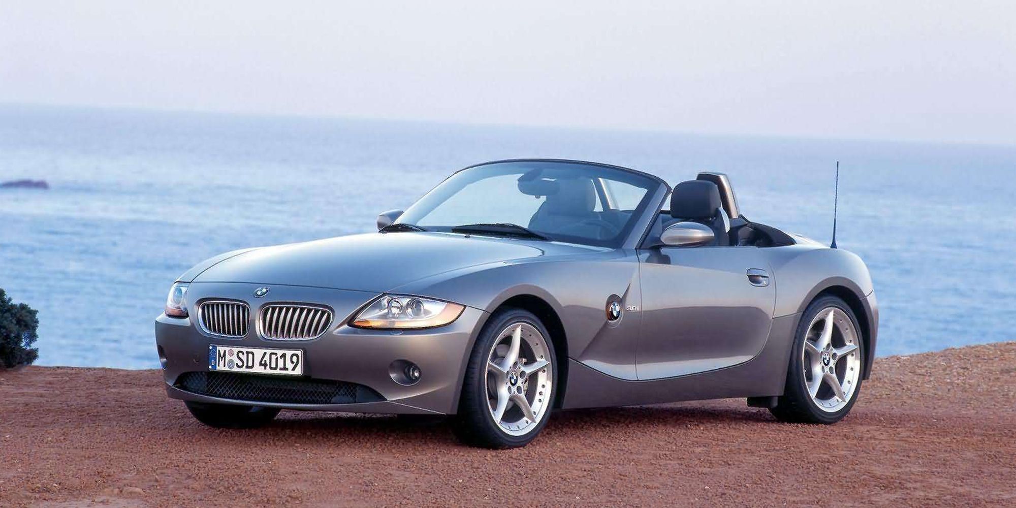 BMW Z4 E85 frente quarto cinza esterlina 