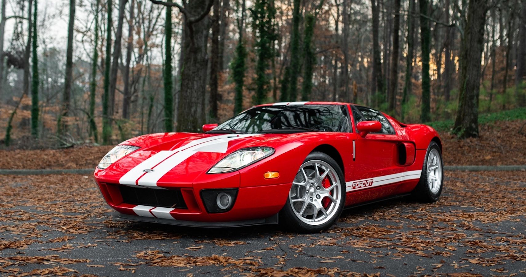 Red 2005 Ford GT supercar