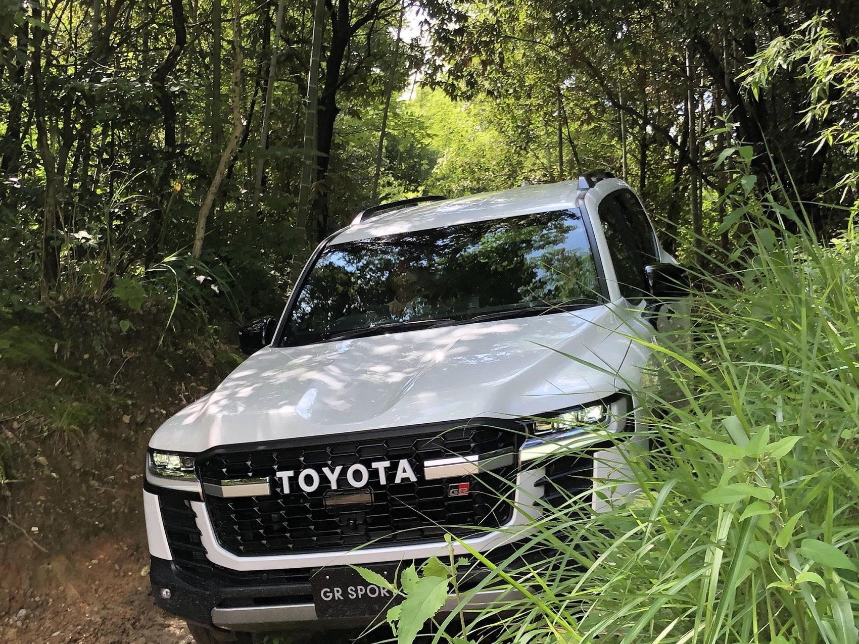 2023 Toyota Land Cruiser GR Sport, front quarter view