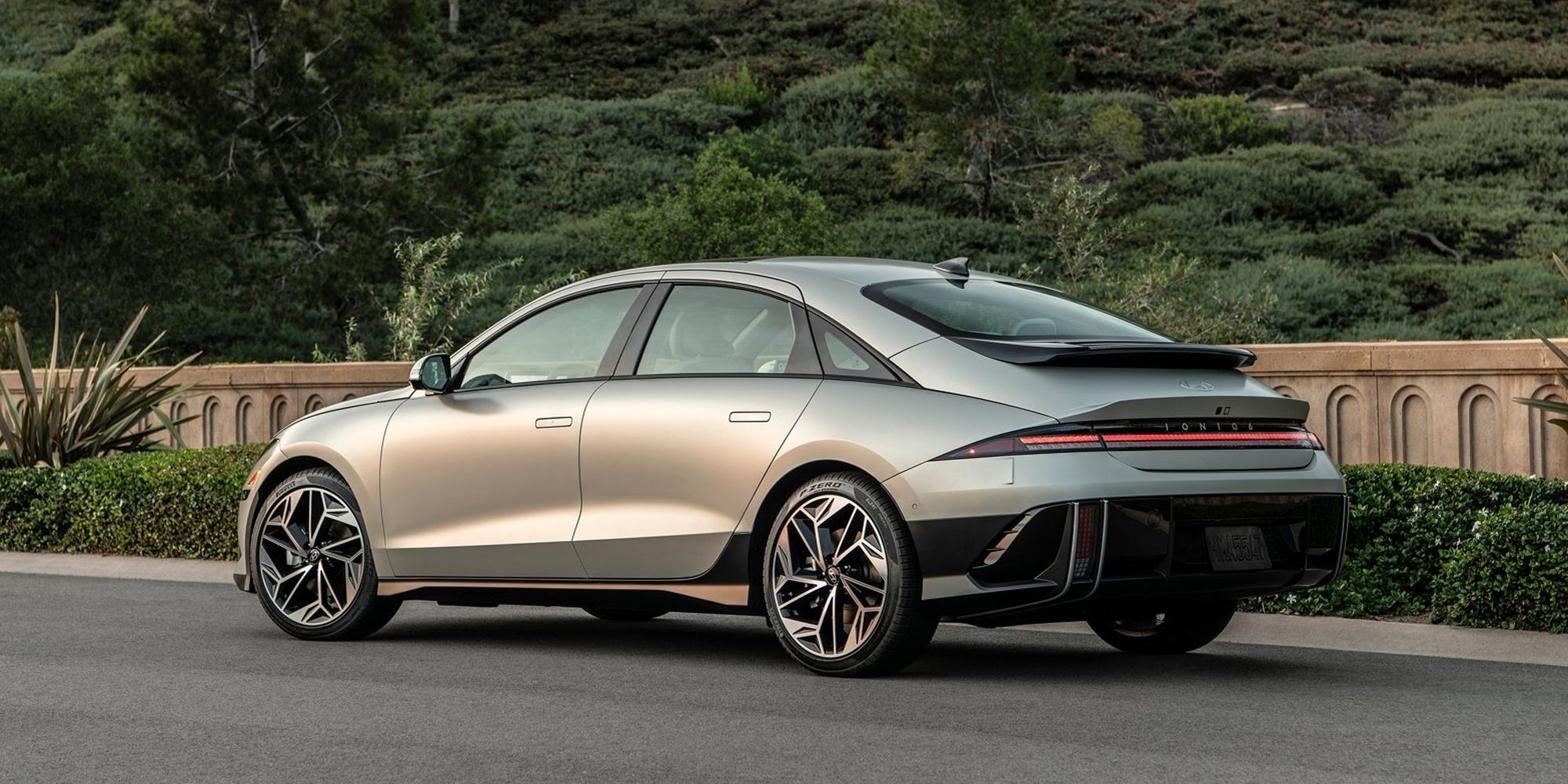 10 Electric Cars To Buy Instead Of The 2023 BMW i5