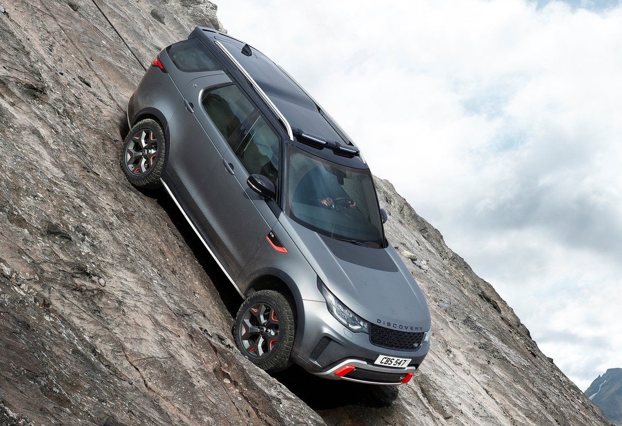 Land_Rover-Discovery_SVX-2018