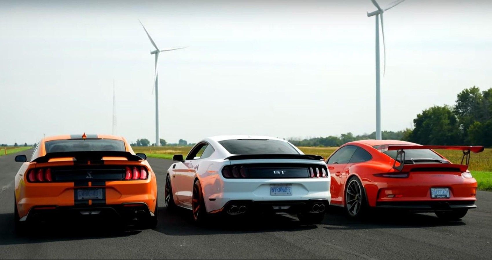 Watch These 2 Top Ford Mustangs Double Team A Porsche GT3 RS