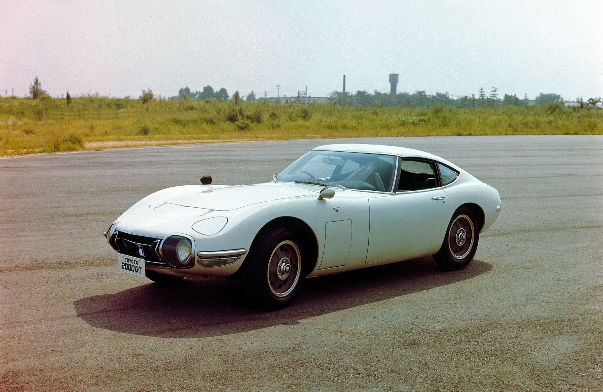 Why The Toyota 2000GT Is The Best Classic Car For Gearheads