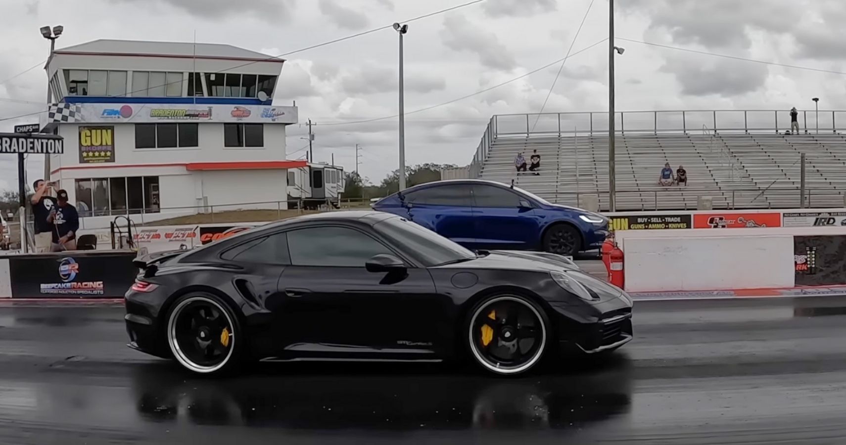 Porsche 911 Turbo S and Tesla Model X Plaid Drag Race