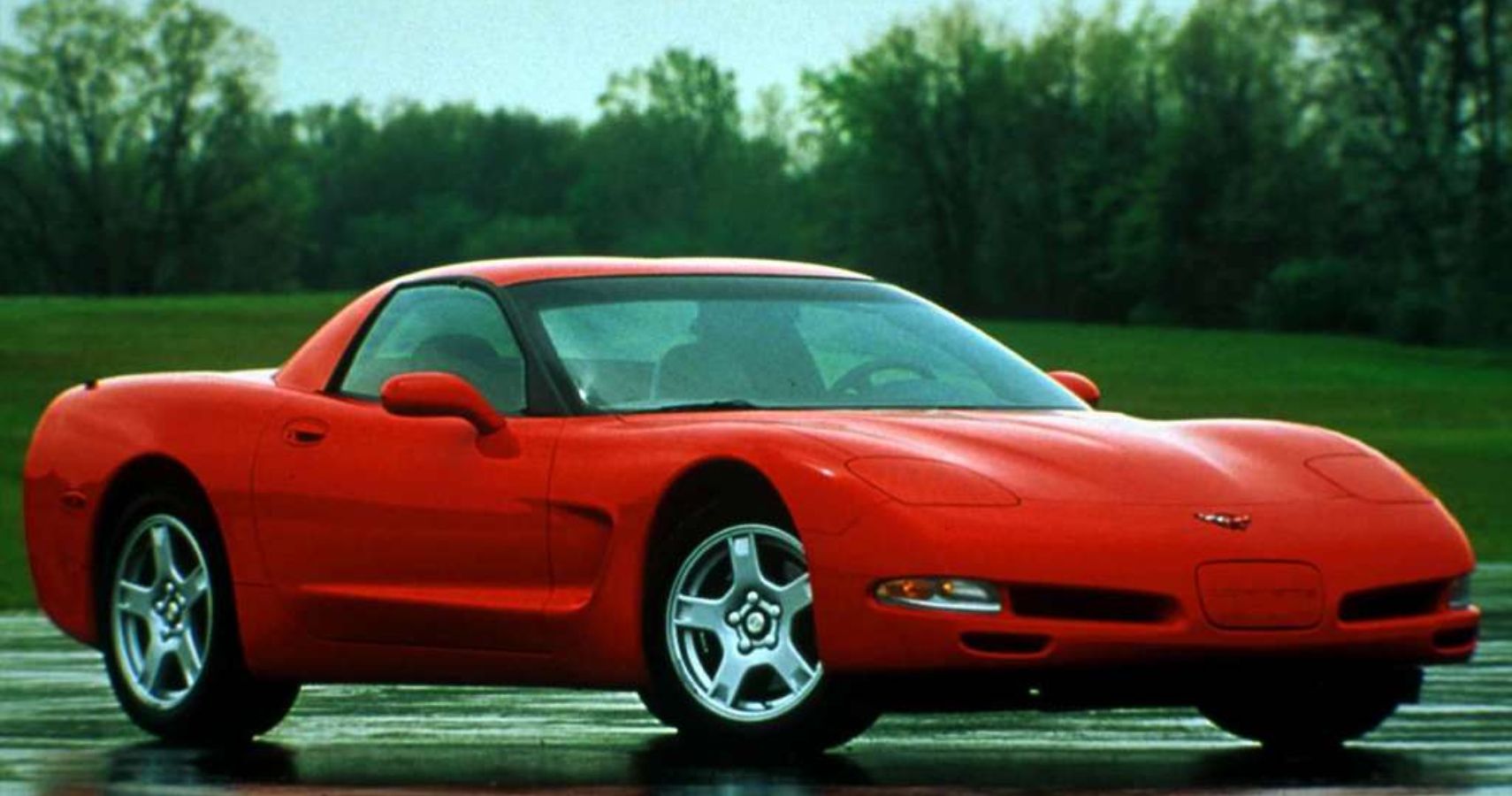 1997-chevrolet-corvette-c5-exterior-front-angle
