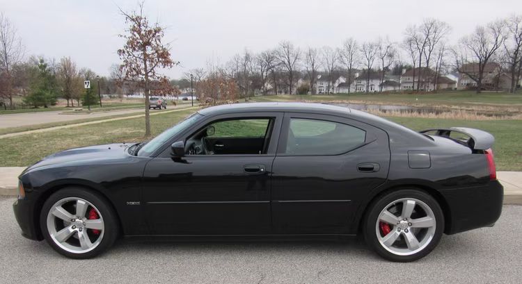 2006 black Dodge Charger parked