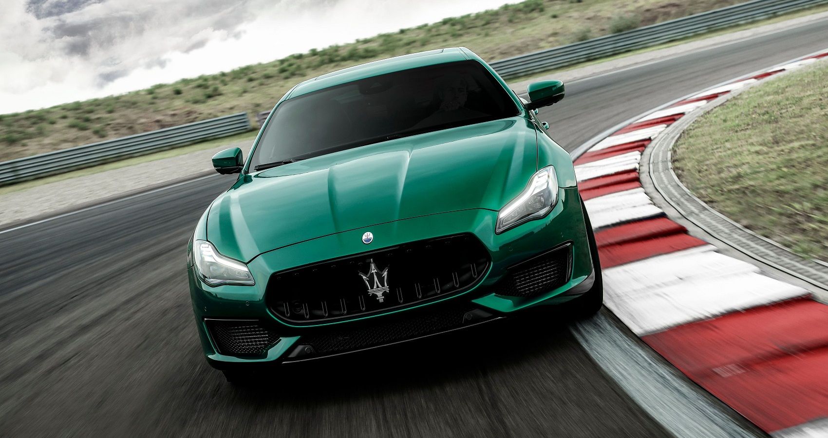 Green 2023 Maserati Quattroporte 