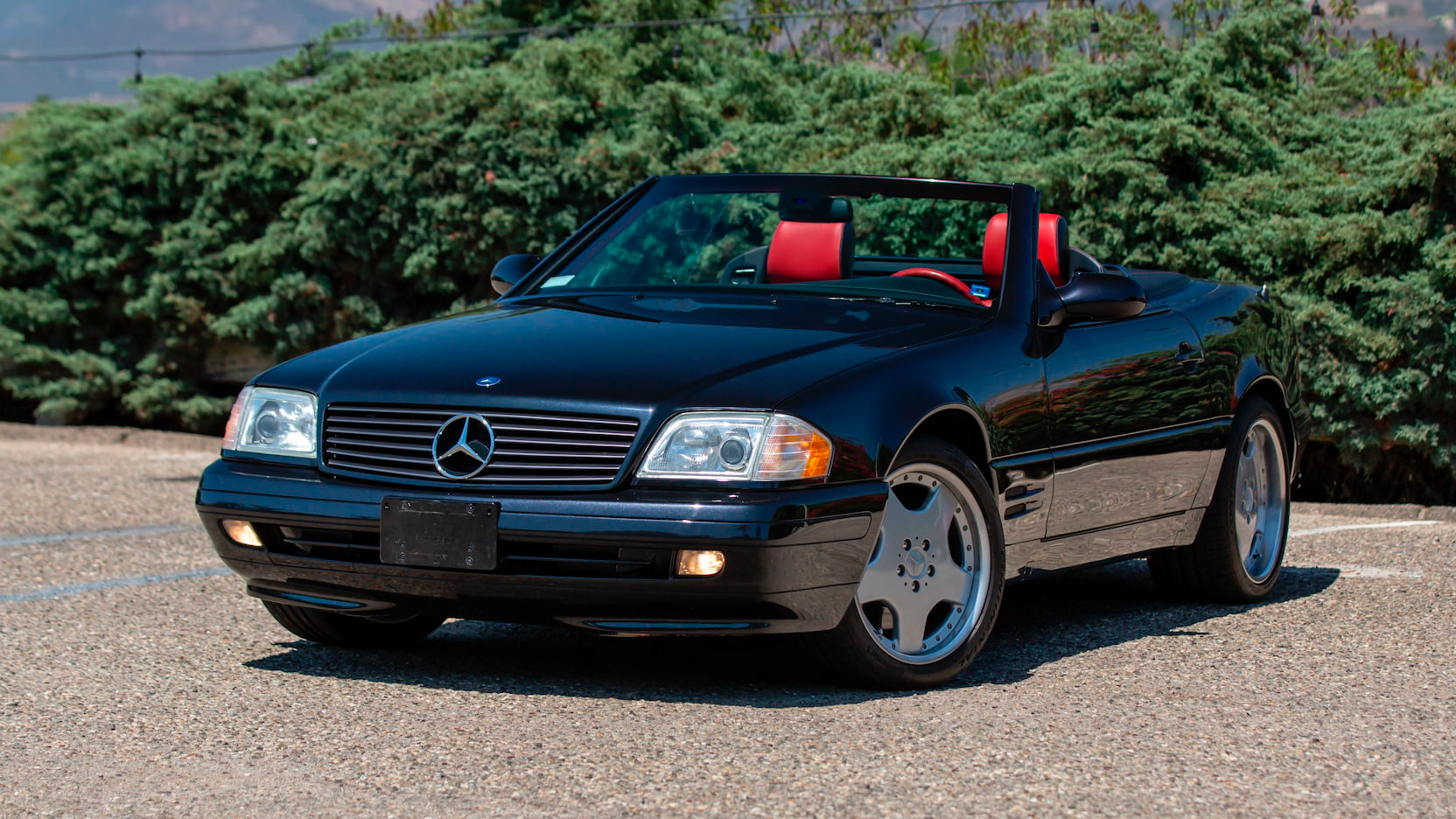 Black Mercedes SL R129